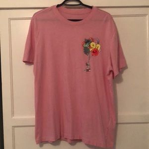 Nike Tee Air Max balloon logo.